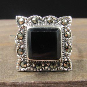 Elegant Silver and Black Women's Ring